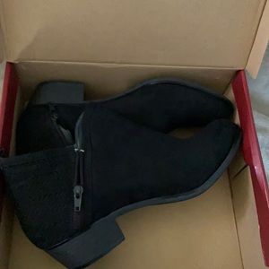 NWT Dress Barn Black Booties